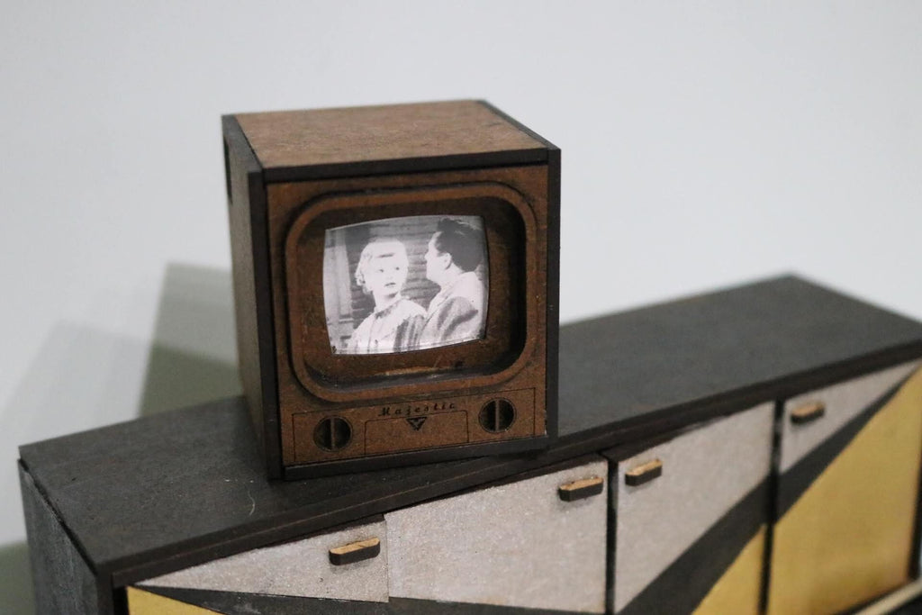 1/12 Scale 1950s TV Kit: Dollhouse Miniature Television