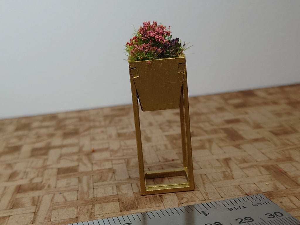 1/12 Scale Dollhouse Tall Planter Kit