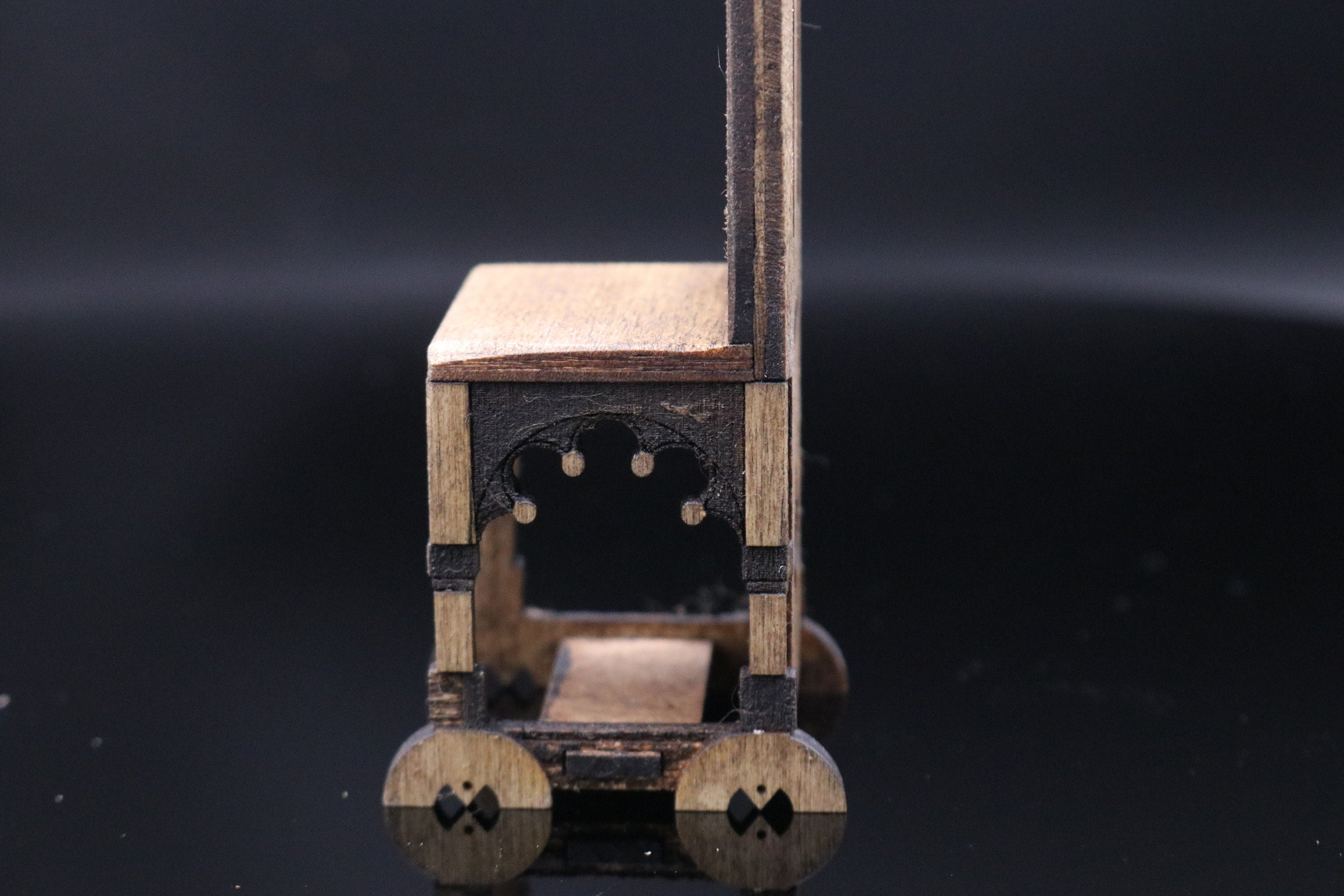 1/12th Dollshouse Gothic medieval chair kit