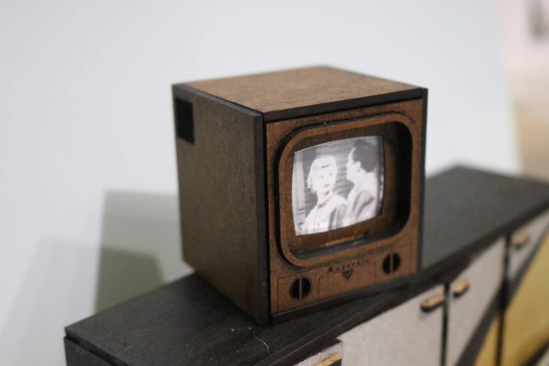 1/12 Scale 1950s TV Kit: Dollhouse Miniature Television