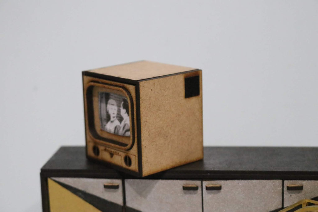 1/12 Scale 1950s TV Kit: Dollhouse Miniature Television
