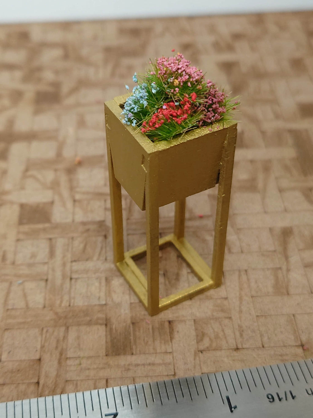 1/12 Scale Dollhouse Tall Planter Kit