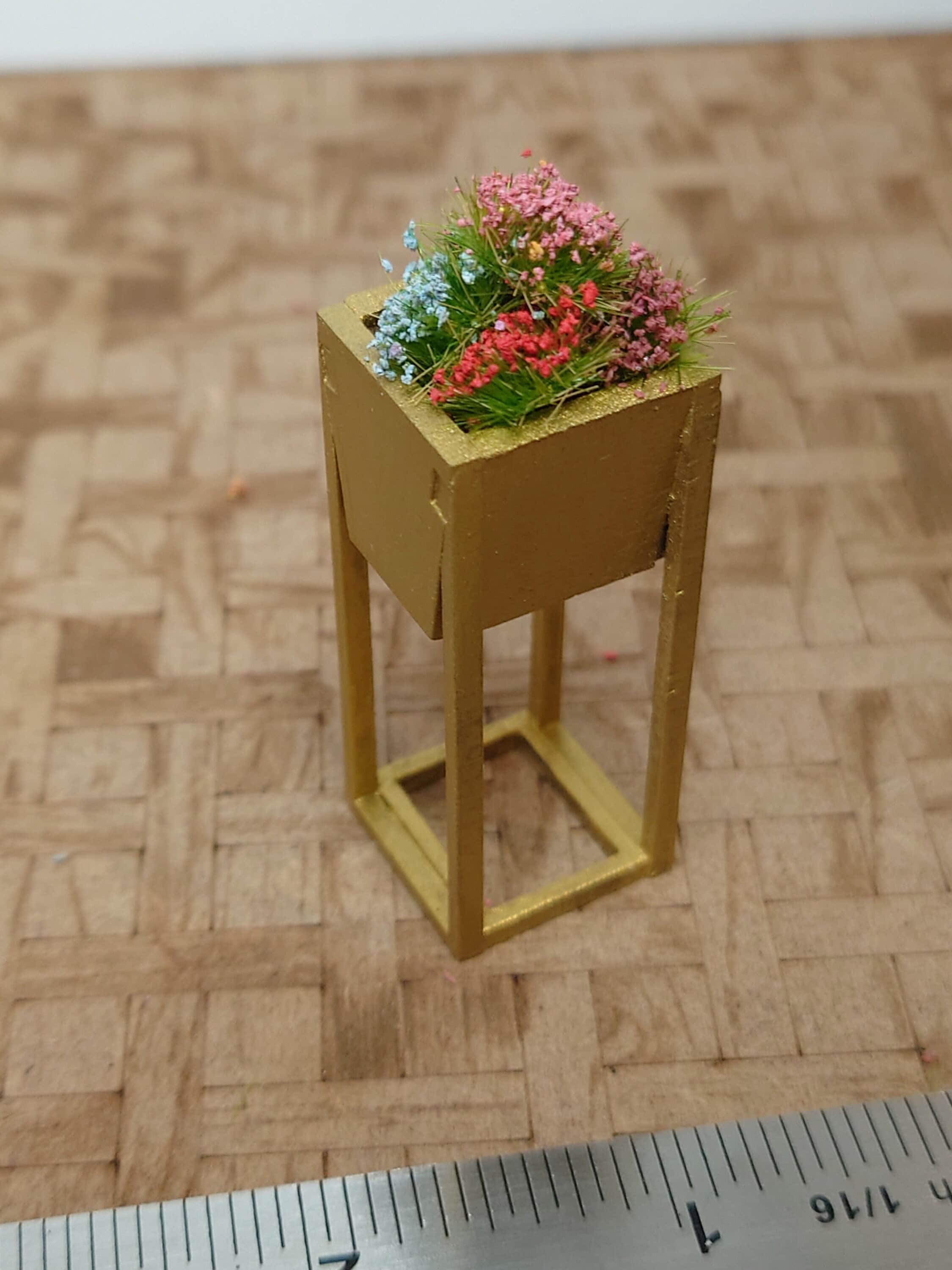1/12 Scale Dollhouse Tall Planter Kit