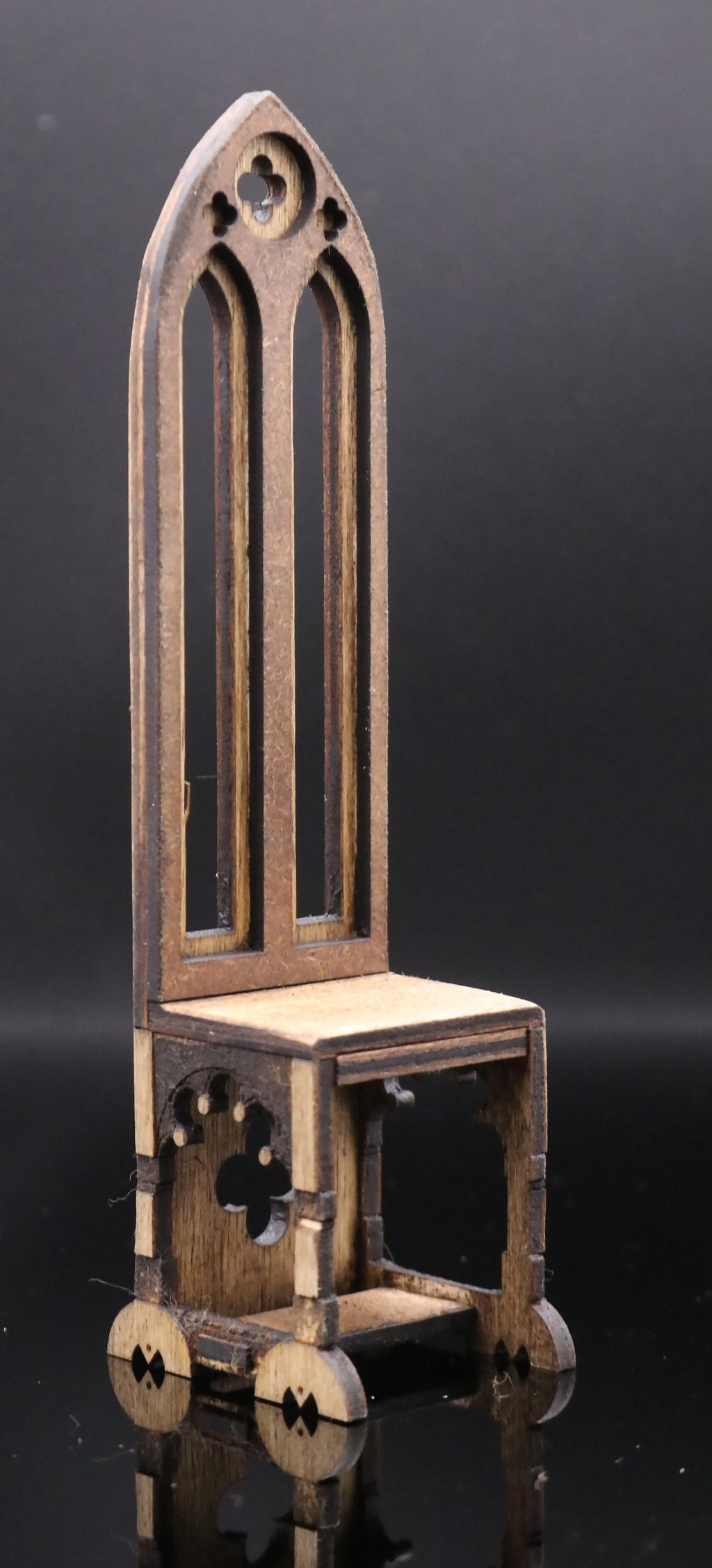 1/12th Dollshouse Gothic medieval chair kit