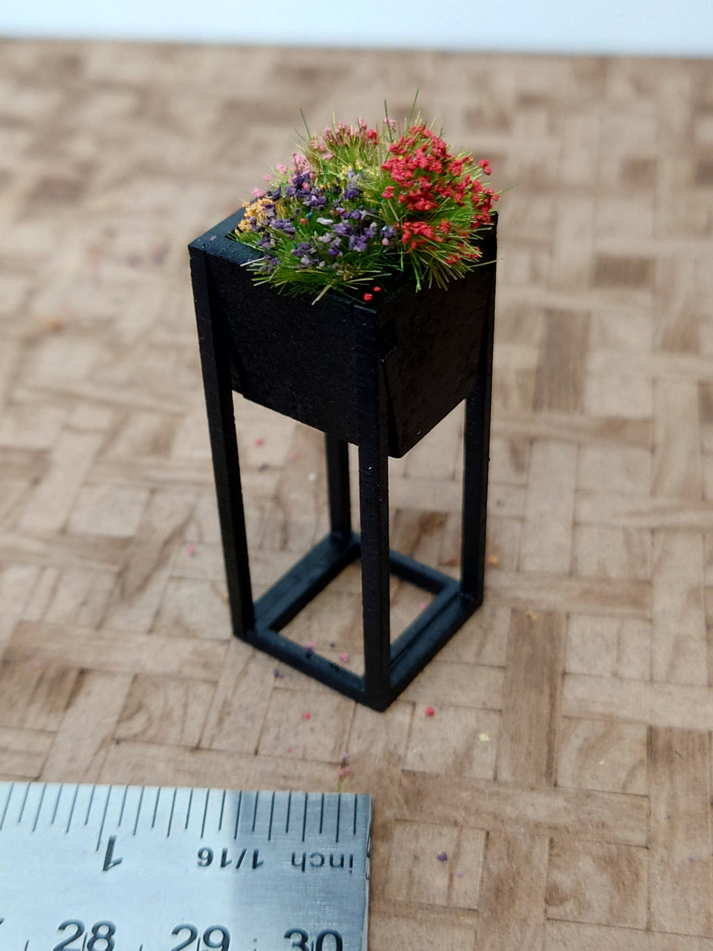 1/12 Scale Dollhouse Tall Planter Kit