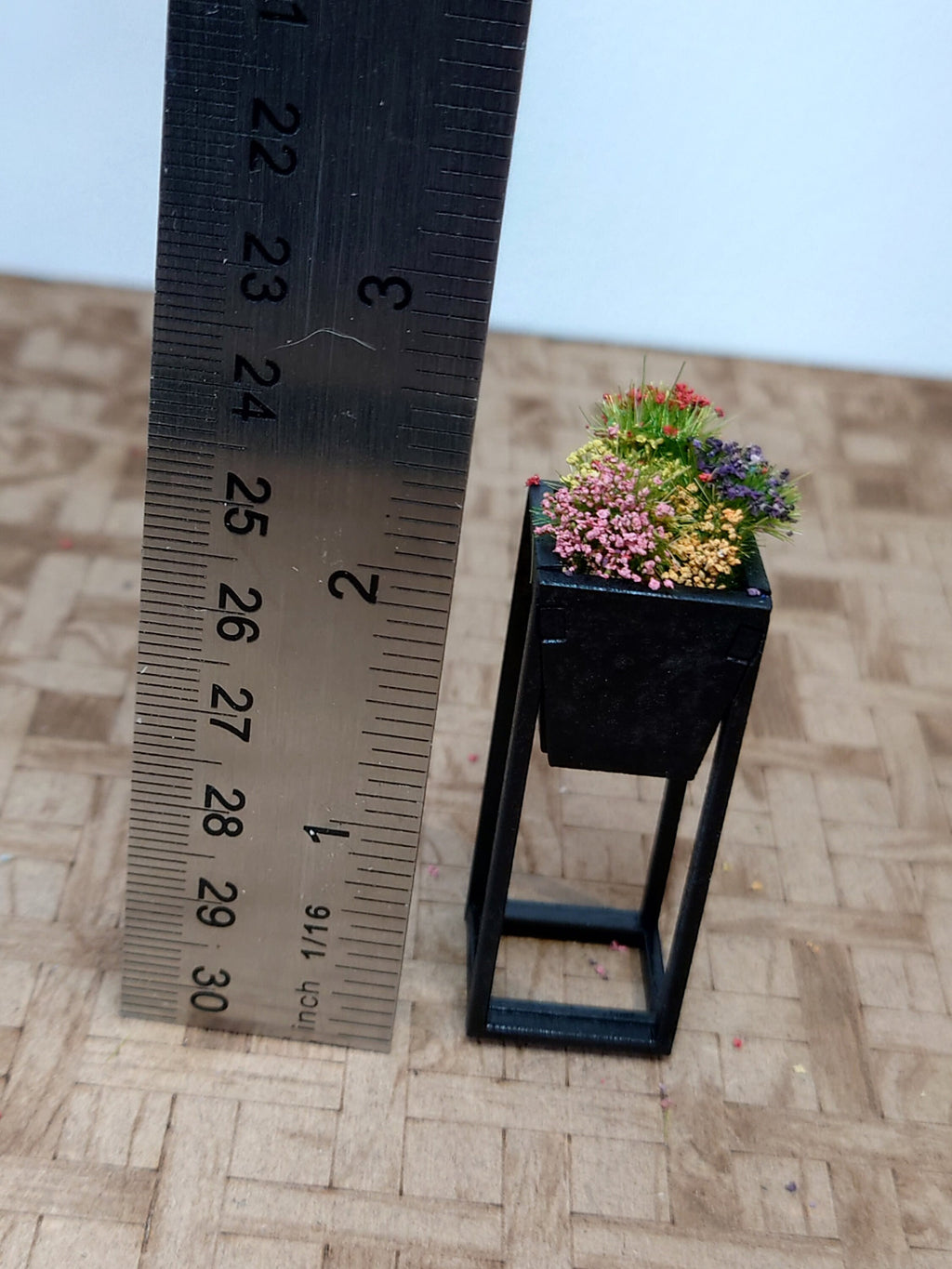 1/12 Scale Dollhouse Tall Planter Kit